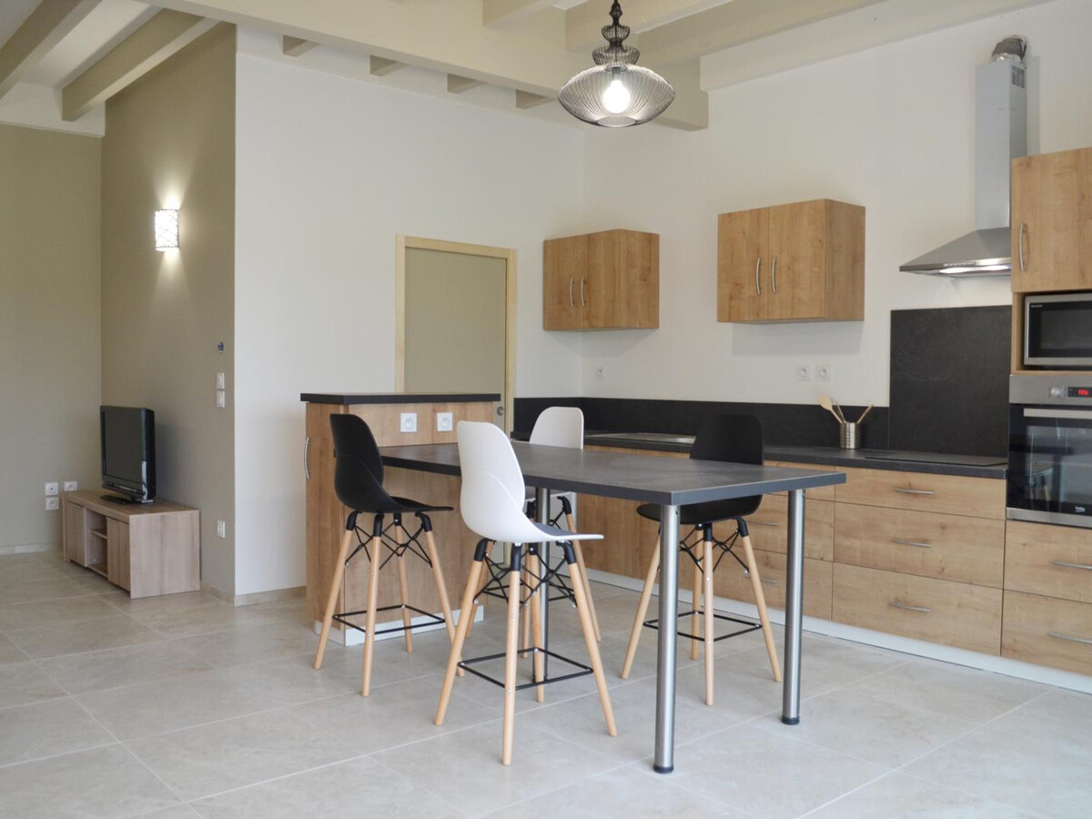 Gîte 100m² piscine couverte à Chalain-le-Comtal - Photo 4