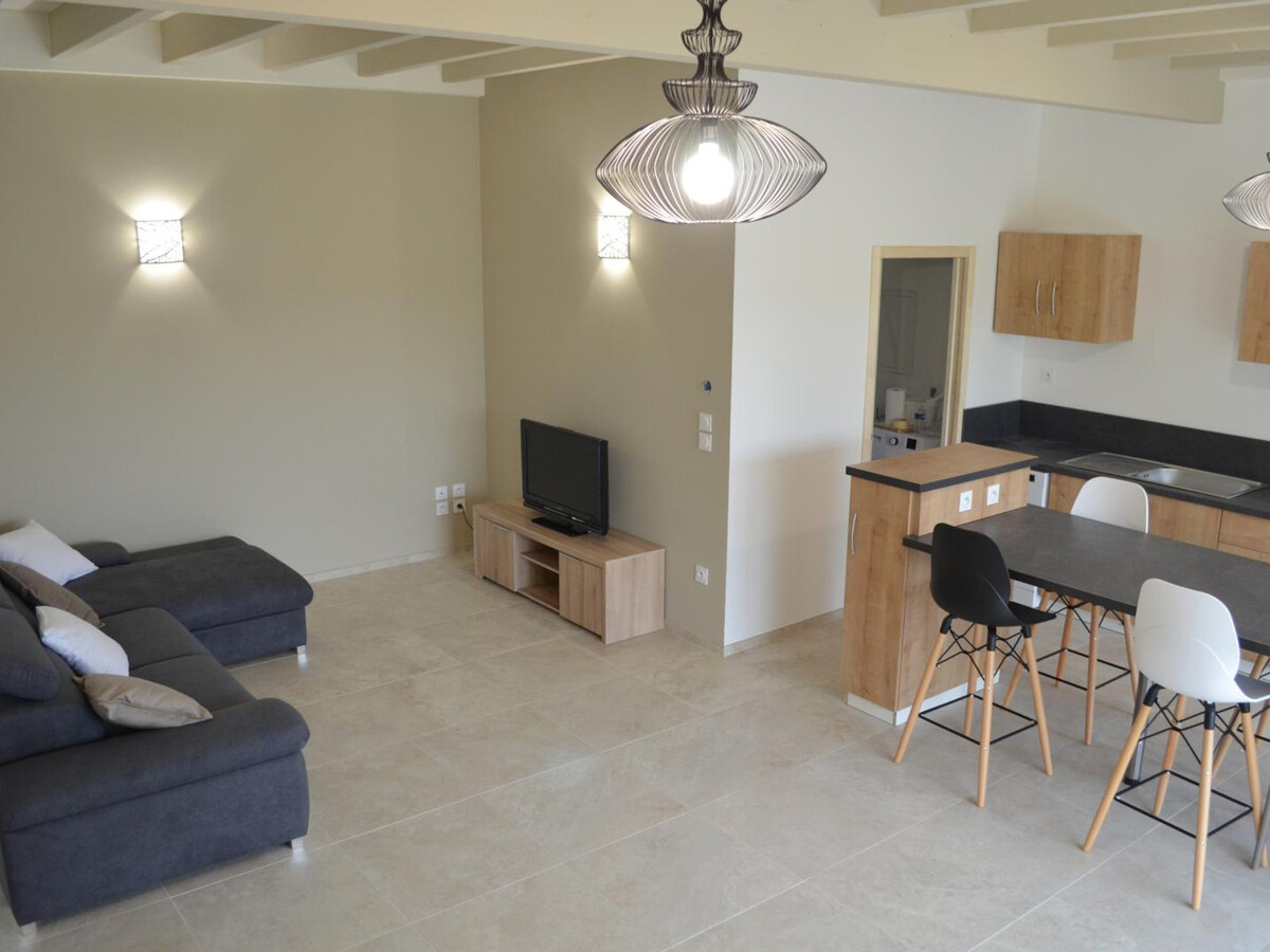 Gîte 100m² piscine couverte à Chalain-le-Comtal - Photo 5