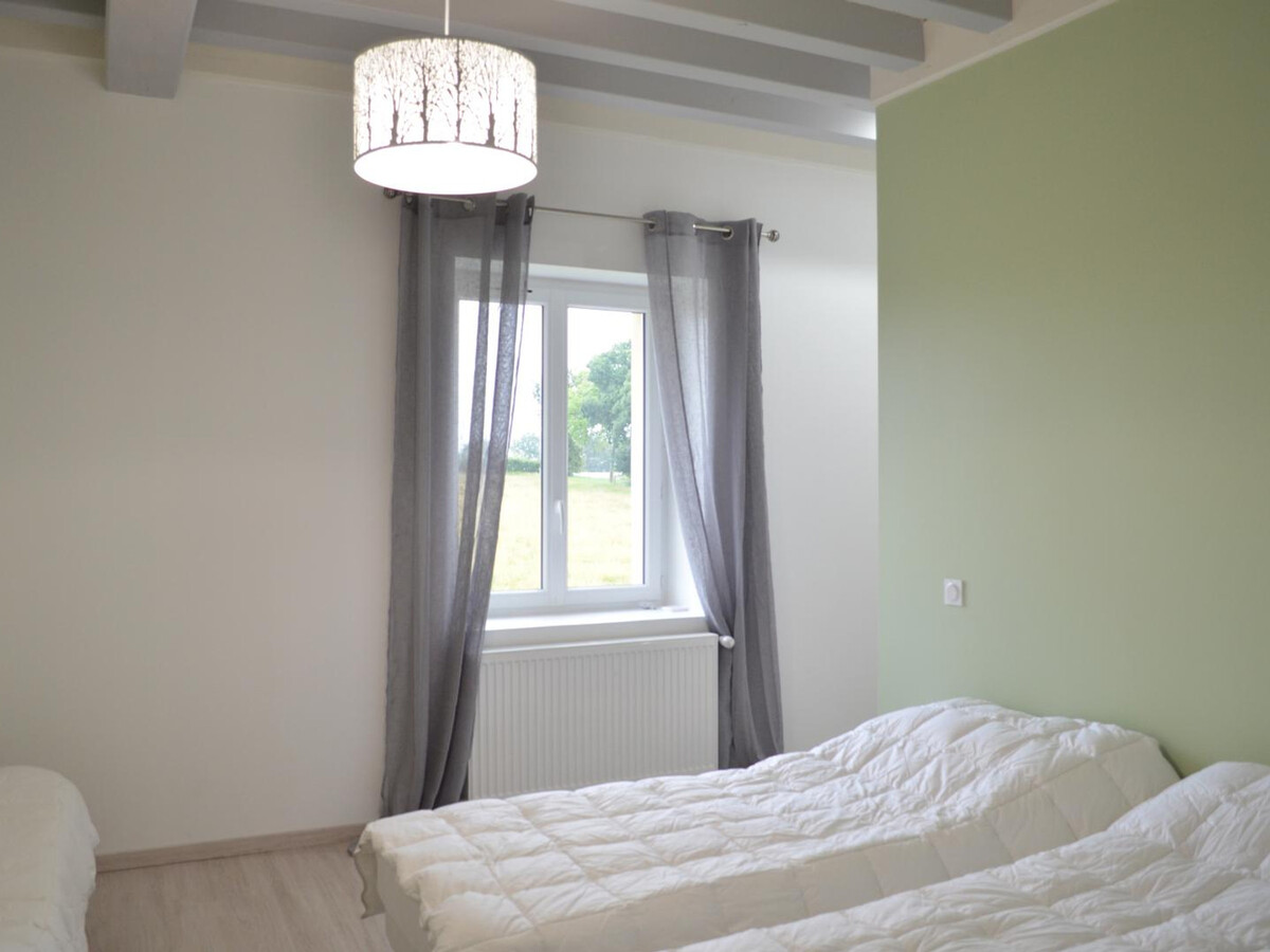 Gîte 100m² piscine couverte à Chalain-le-Comtal - Photo 9