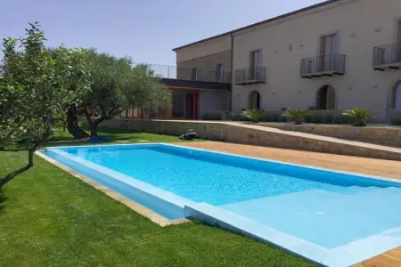 Location villa à Naso, Villa à Naso avec piscine privée
