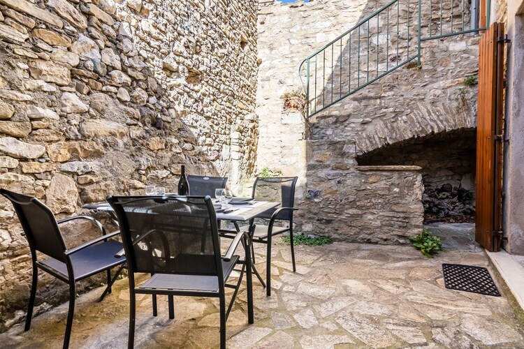Maison de village à Minerve, cour privée en pierre - Photo 22
