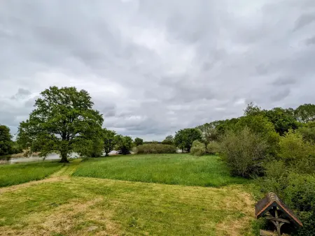Gîte avec étang privé au cœur du Berry, à Saulnay : photo 12