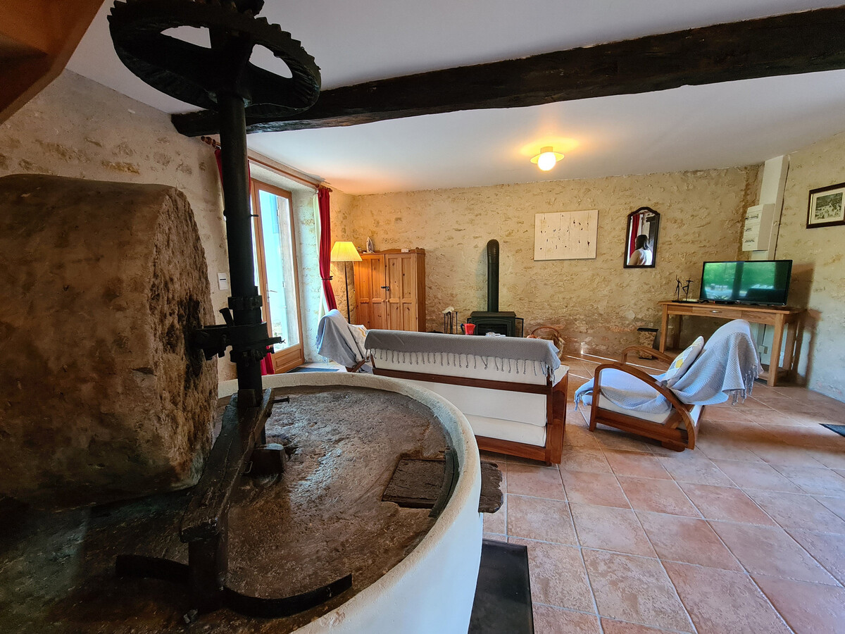 Ancien moulin avec piscine, île et rivière à Prissac - Photo 29