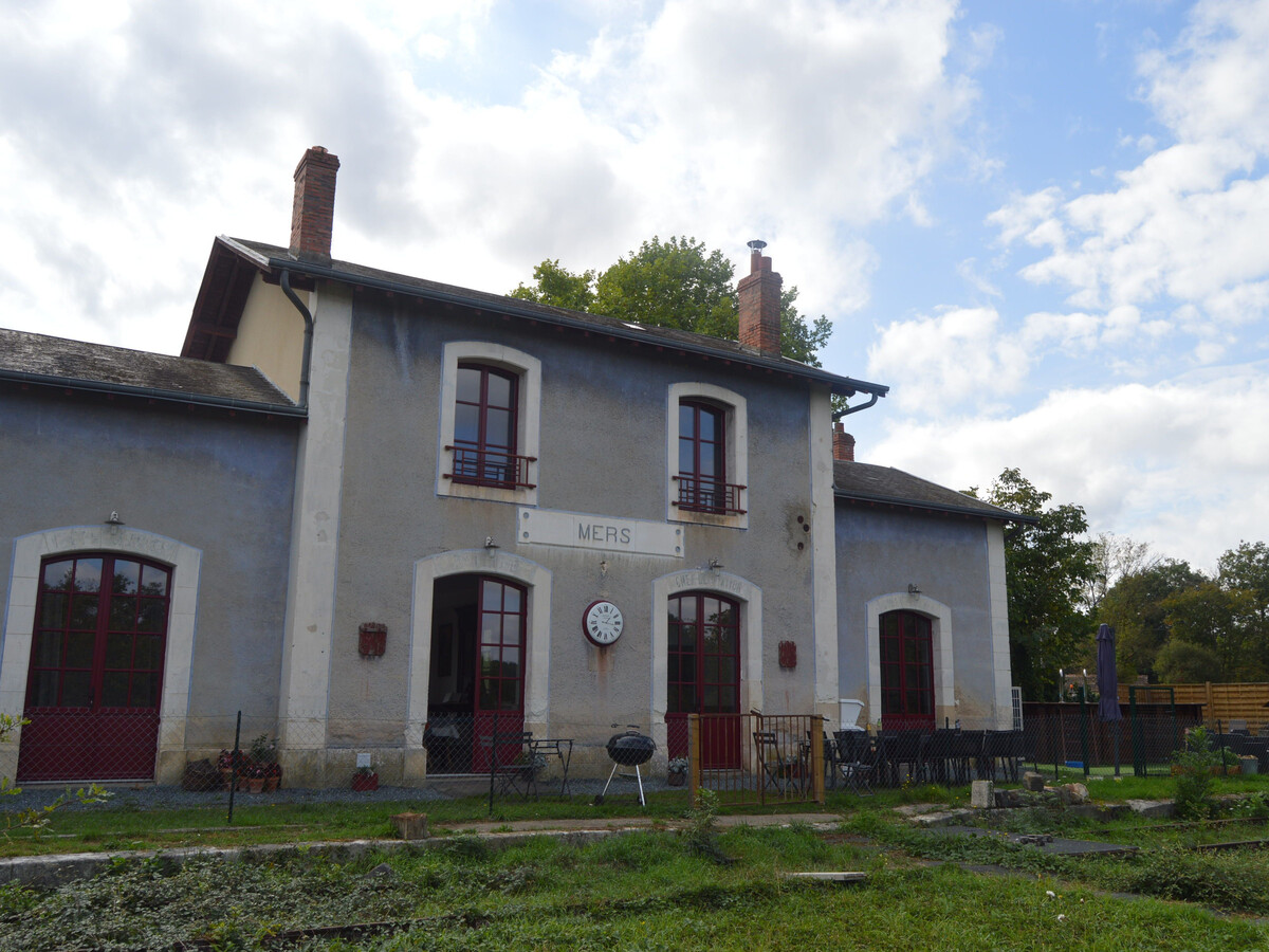 Gîte 13 pers. dans une ancienne gare du XIXᵉ avec piscine - Photo 5