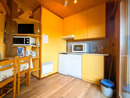 Chalet en pleine nature à Orsennes avec étang à proximité, idéal pour 6 personnes et animaux admis - Photo 1