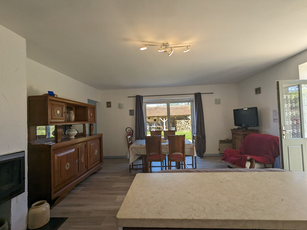 Gîte rénové en Berry, 6 pers., cheminée, grand terrain - Photo 9