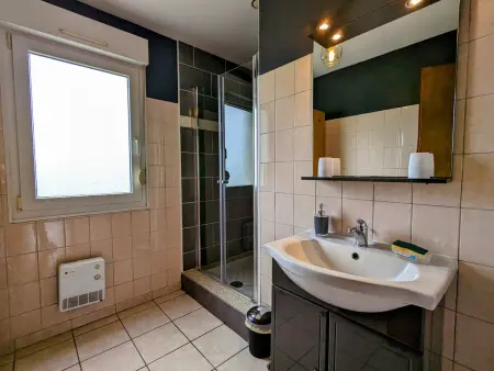Gîte spacieux avec cheminée, proche nature, accessible PMR, idéal famille et motards - Photo 17