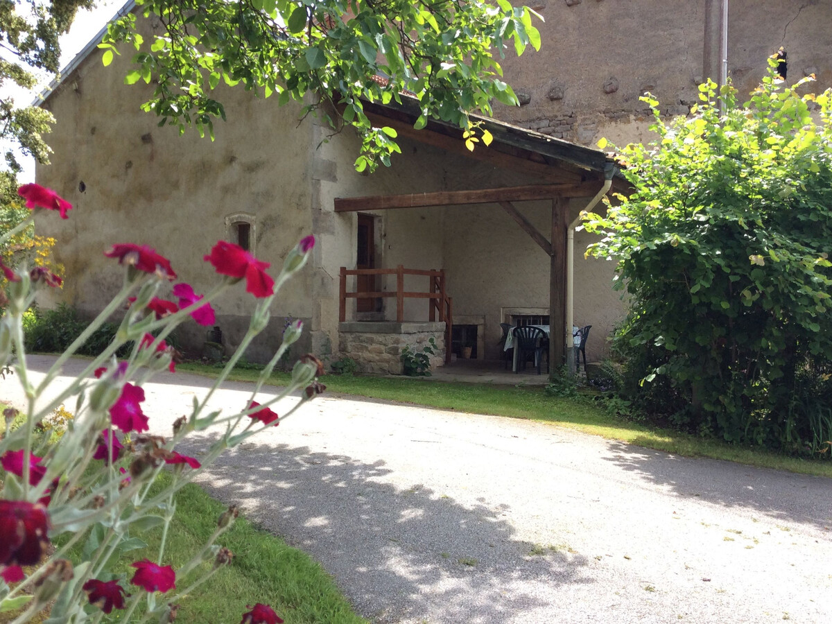 Gîte en pierre au bord du canal de l'Est, Girancourt - Photo 1