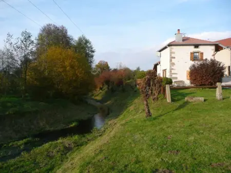 Gîte Tranquille avec Cheminée, Terrasse sur la Saône et Borne EV : photo 5