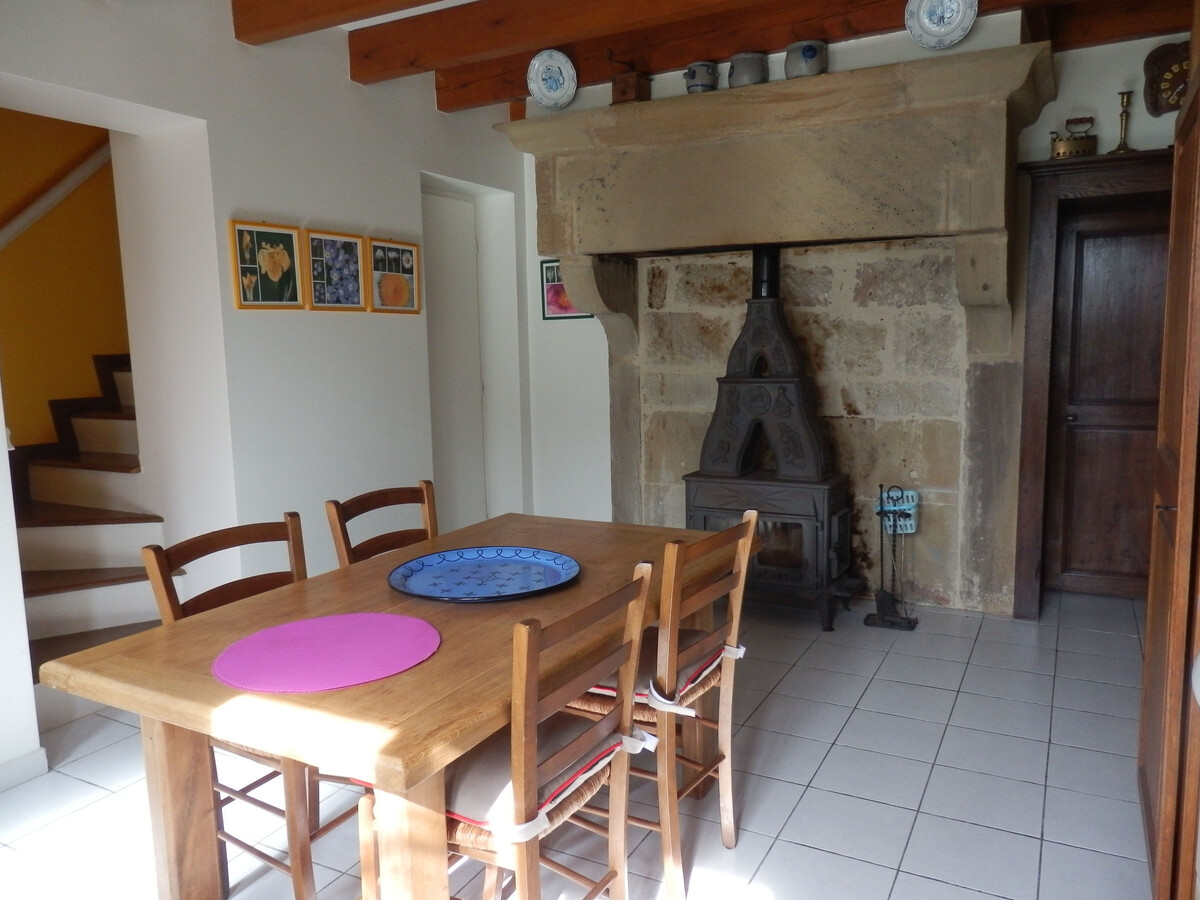 Gîte de caractère avec terrasse à Lironcourt, poêle à bois - Photo 7