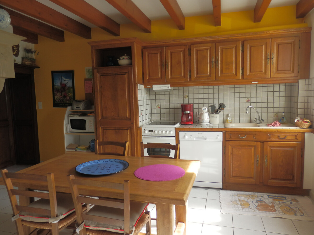 Gîte de caractère avec terrasse à Lironcourt, poêle à bois - Photo 8