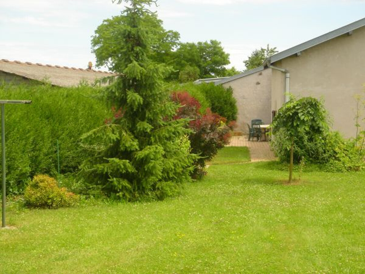 Gîte de caractère avec terrasse à Lironcourt, poêle à bois - Photo 20