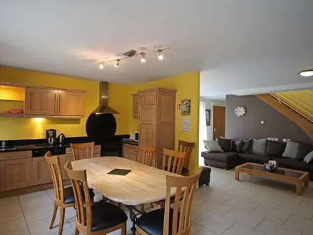 Location gite à Rebeuville, Gîte moderne à Rebeuville, proche Neufchâteau, 3 ch., accès PMR, pêche, WIFI, tout inclus