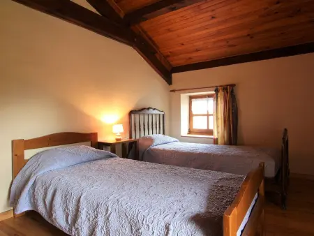 Maison en pierres 6 personnes, terrasse couverte, 4 km cité médiévale : photo 4