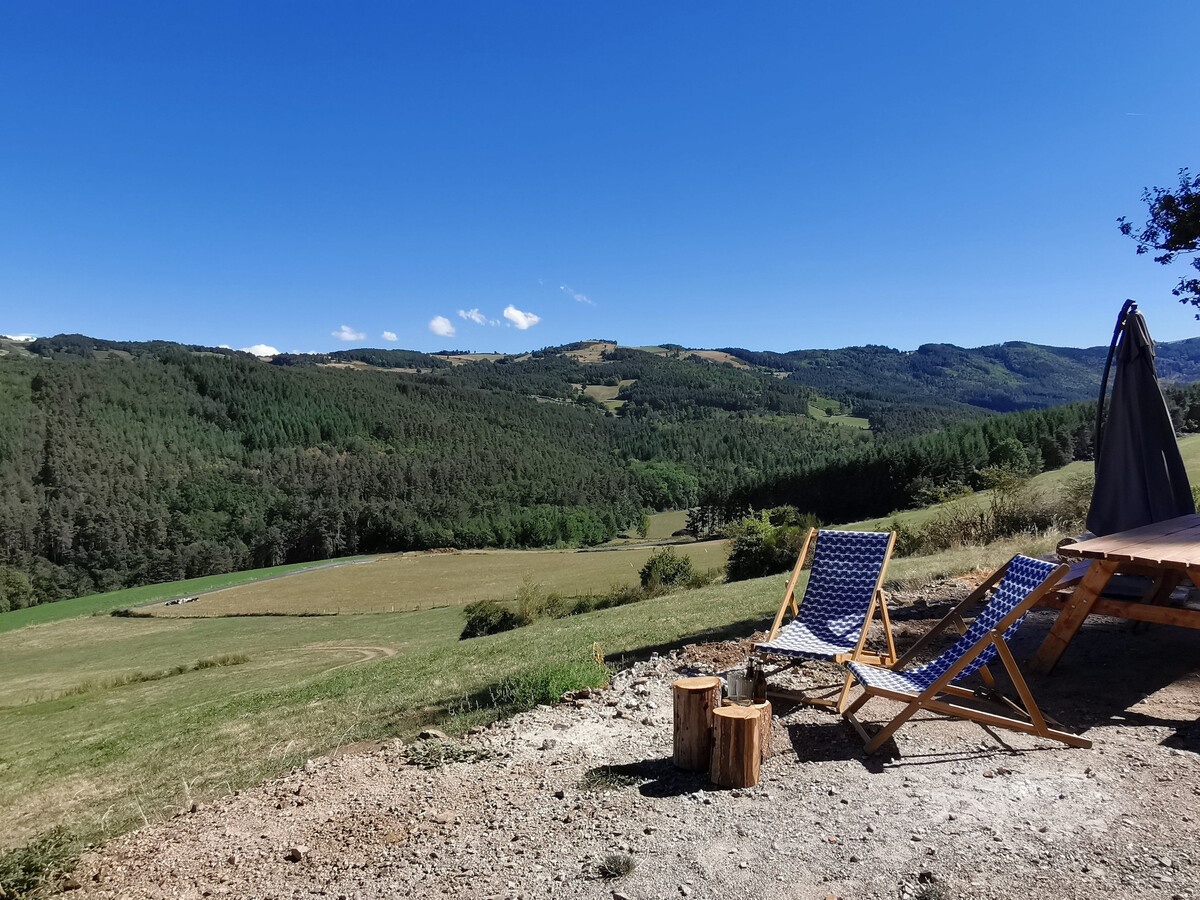 Maison de vigne rénovée à Langeac, 3 ha en nature - Photo 1