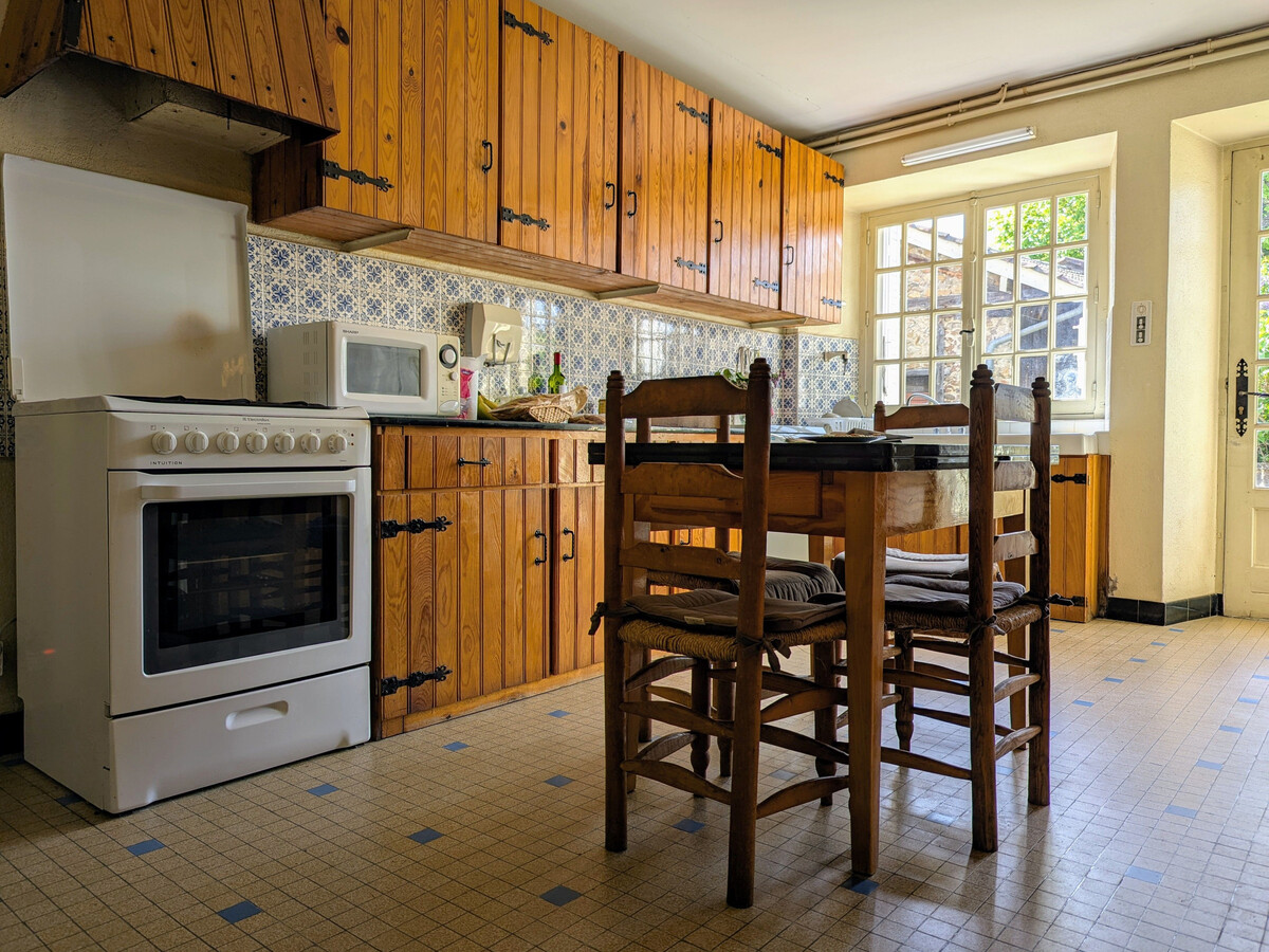 Gîte 6 pers. à Allègre, 700 m² de terrain et accès direct au bourg - Photo 4