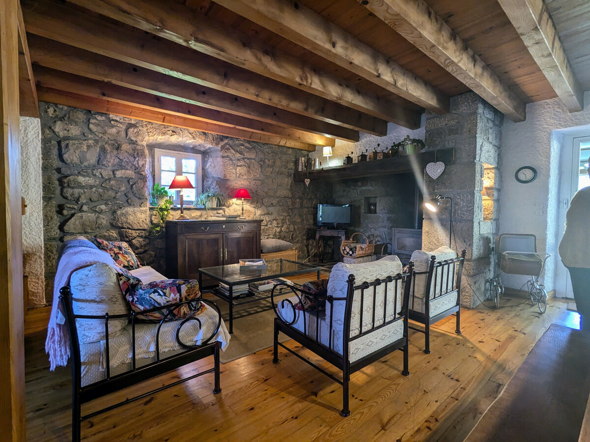Gîte Nature au Chambon-sur-Lignon : 2 terrasses, 5-7 pers. - Photo 7