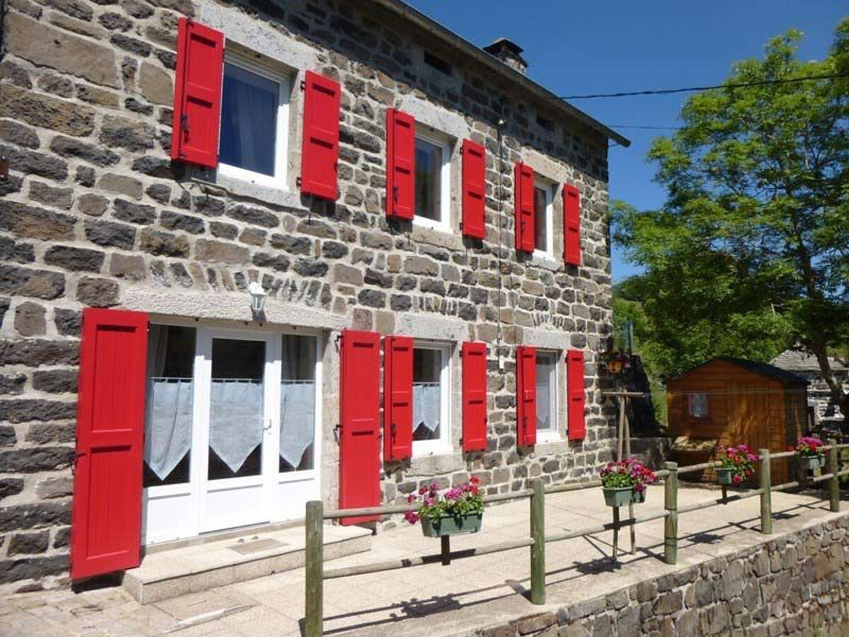 Gîte 6 personnes aux Estables, terrasse 50m² face au Mézenc - Photo 4