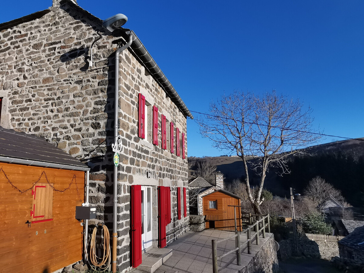 Gîte 6 personnes aux Estables, terrasse 50m² face au Mézenc - Photo 12