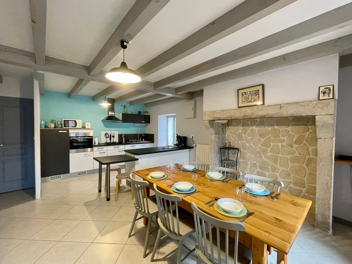 Ferme du XIXe siècle, cour fermée 200m², gorges Loire - Photo 2