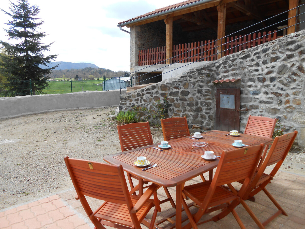 Ferme du XIXe siècle, cour fermée 200m², gorges Loire - Photo 14