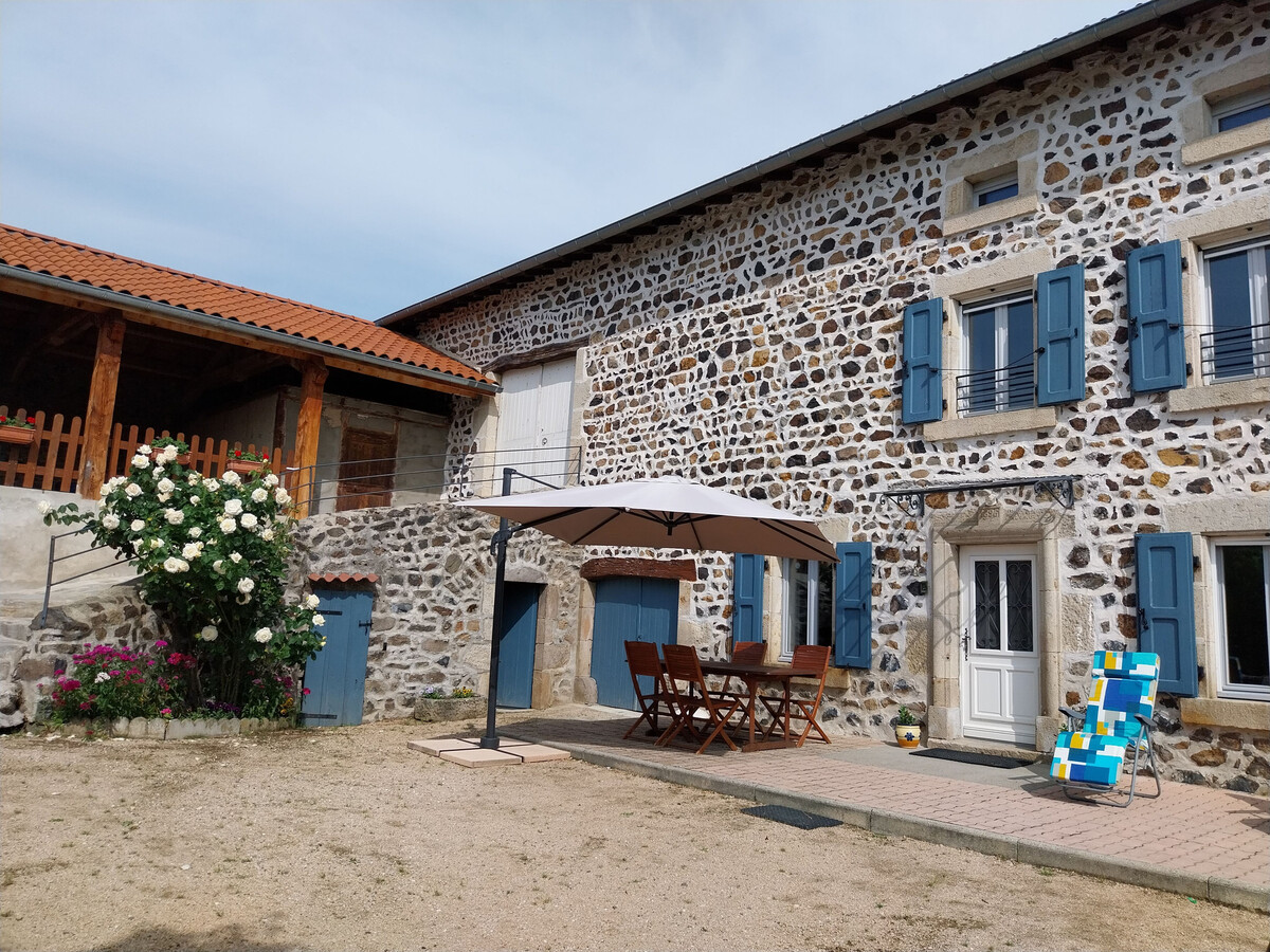 Ferme du XIXe siècle, cour fermée 200m², gorges Loire - Photo 16