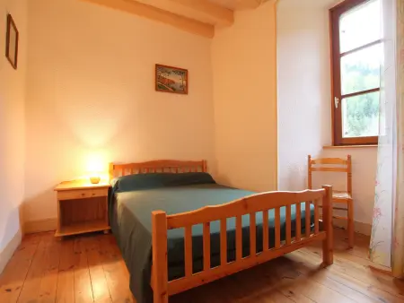 Gîte en ancien prieuré, 5 pers., jardin clos à Saint-Vert : photo 11