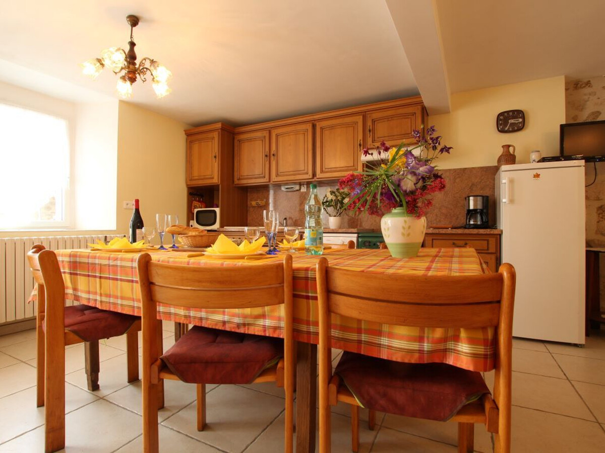 Gîte 6 pers. en Auvergne, cour fermée et jardin privé - Photo 4
