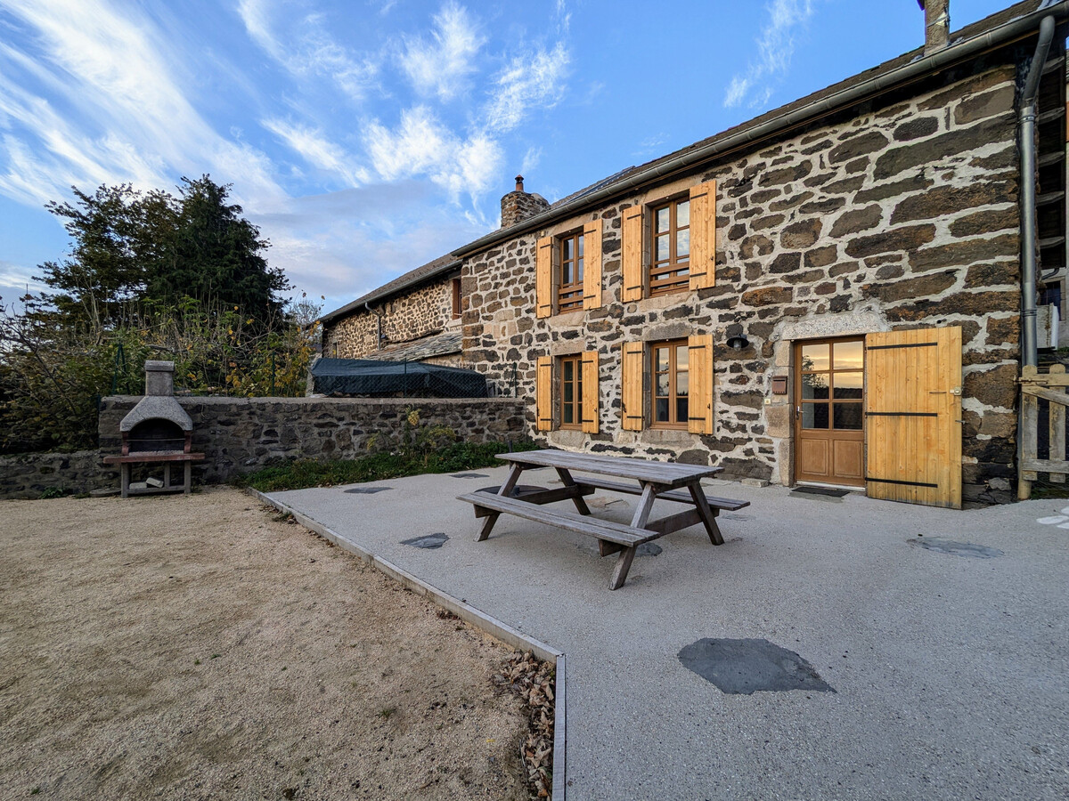 Gîte familial Freycenet-la-Tour, terrain clos, 8 pers. - Photo 1