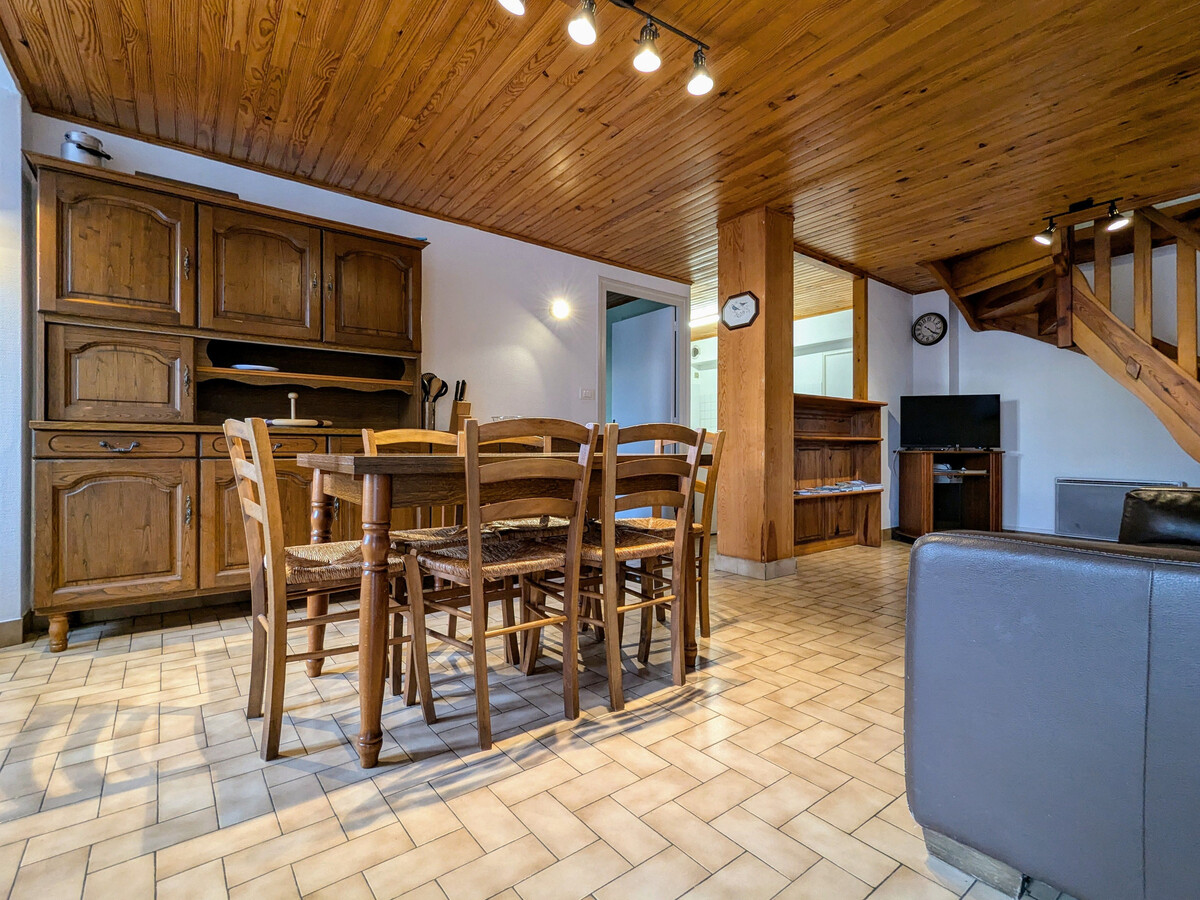 Gîte familial Freycenet-la-Tour, terrain clos, 8 pers. - Photo 8