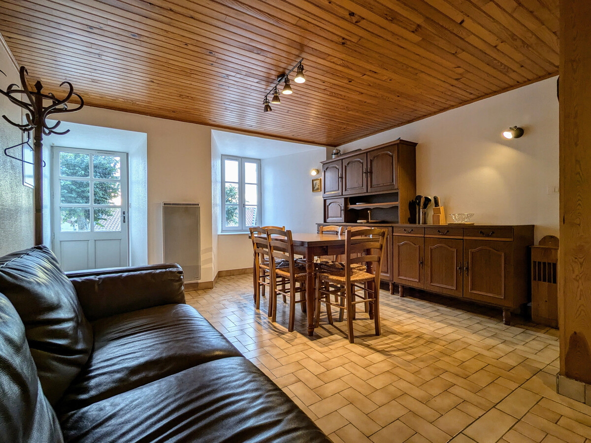 Gîte familial Freycenet-la-Tour, terrain clos, 8 pers. - Photo 9
