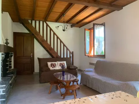 Gîte Meygal 6 pers. - Cheminée, nature volcanique : photo 3