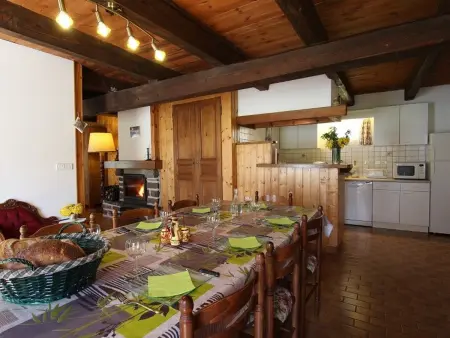 Gîte en pierres 8 pers. avec forêt du Meygal à proximité : photo 4