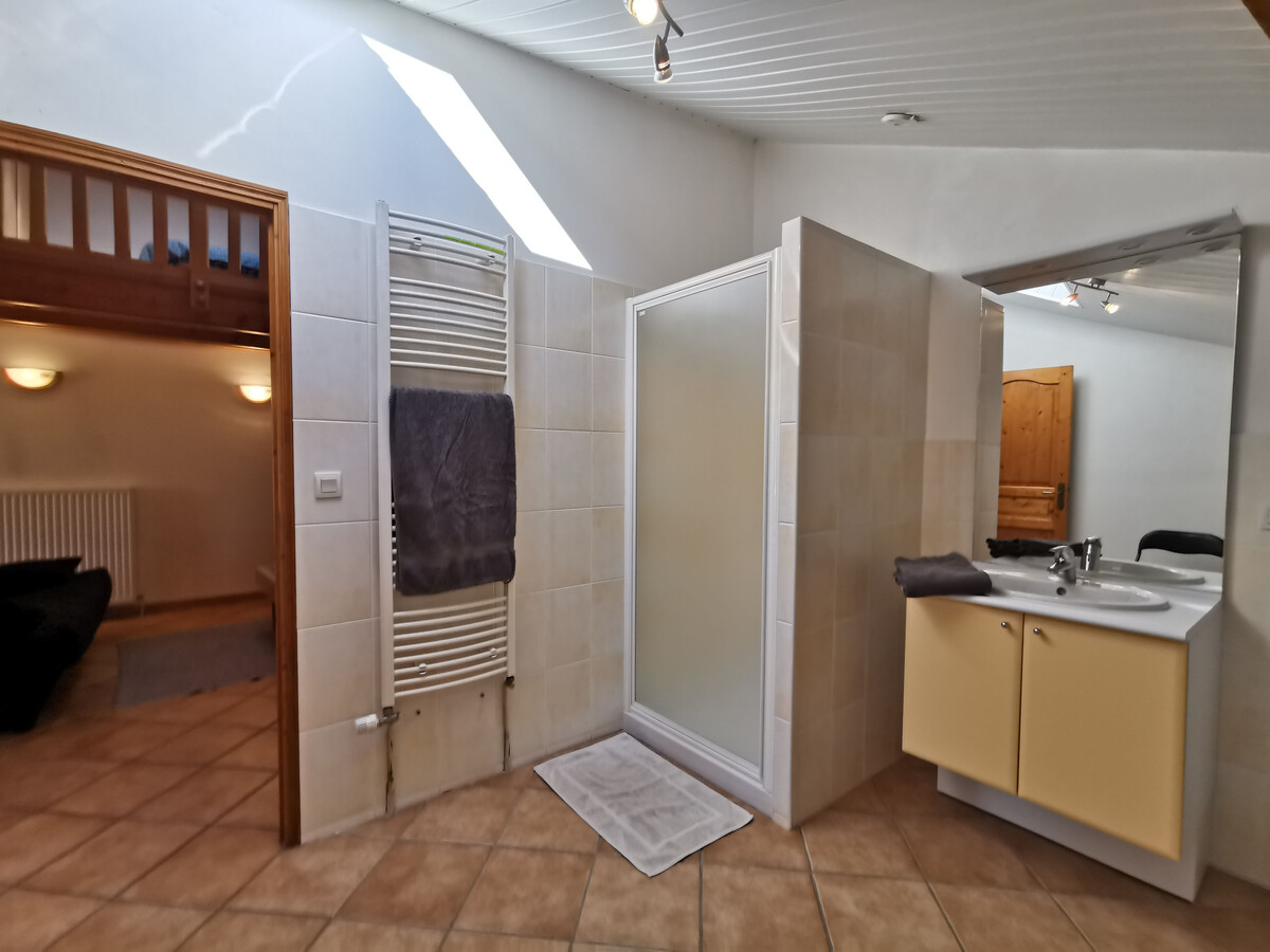 Gîte en grange pour 2 avec terrasse vue forêt - Photo 6