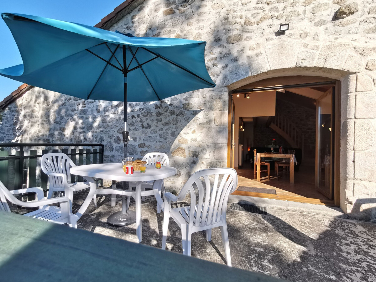 Gîte en grange pour 2 avec terrasse vue forêt - Photo 9