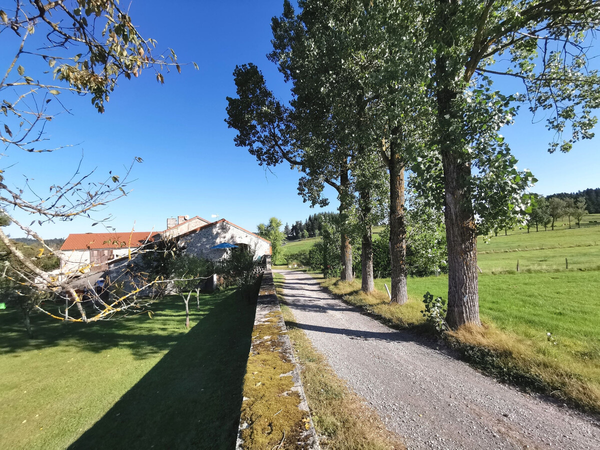 Gîte en grange pour 2 avec terrasse vue forêt - Photo 10