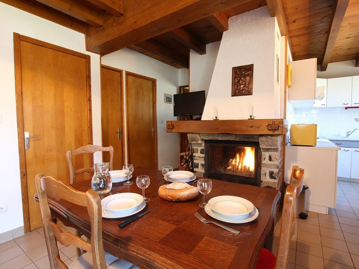 Gîte 3 chambres en forêt du Meygal, 1 km du Lac Bleu - Photo 3