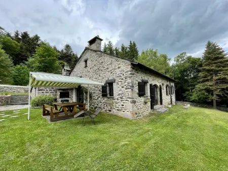 Gîte 8 pers. isolé aux volcans, 4300 m² clos : photo 12