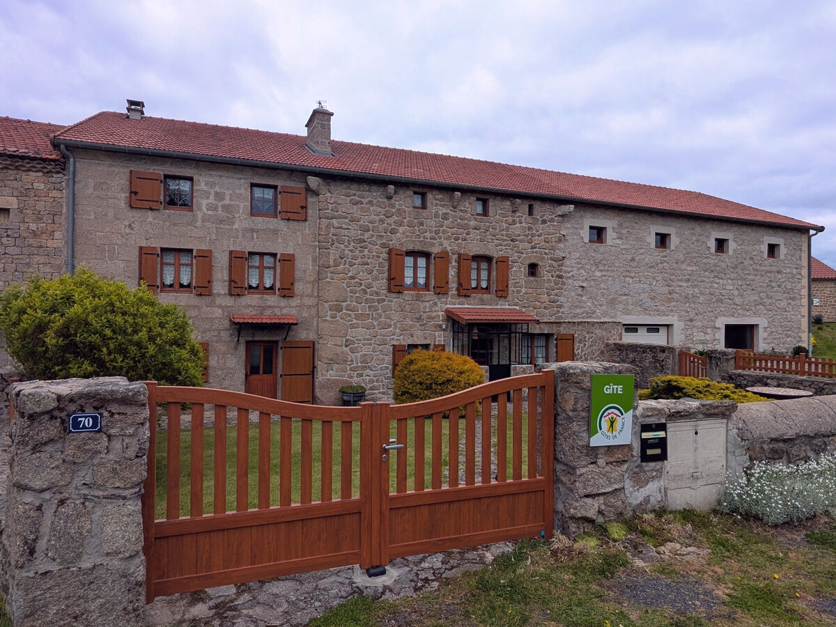 Gîte 8 pers. rénové à Thoras, terrasse et 1200 m² de terrain - Photo 1