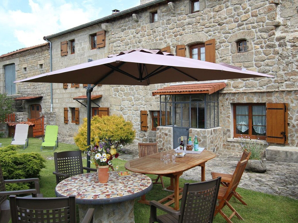 Gîte 8 pers. rénové à Thoras, terrasse et 1200 m² de terrain - Photo 3