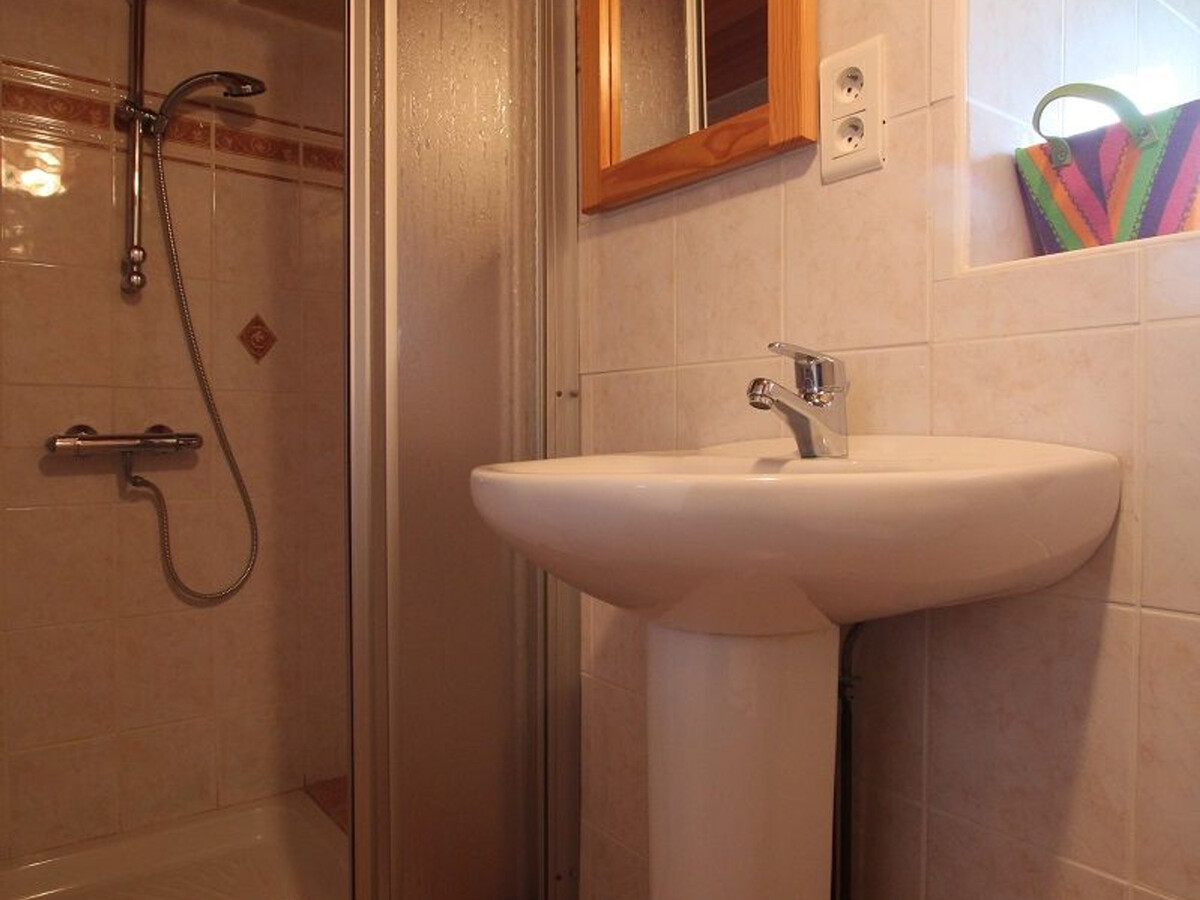 Gîte 8 pers. rénové à Thoras, terrasse et 1200 m² de terrain - Photo 11
