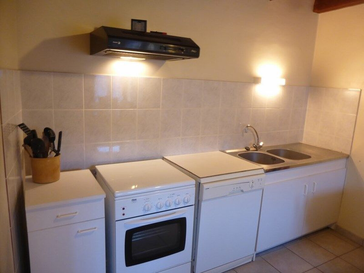 Gîte en pierres, cheminée foyer fermé et jardin clos - Photo 3