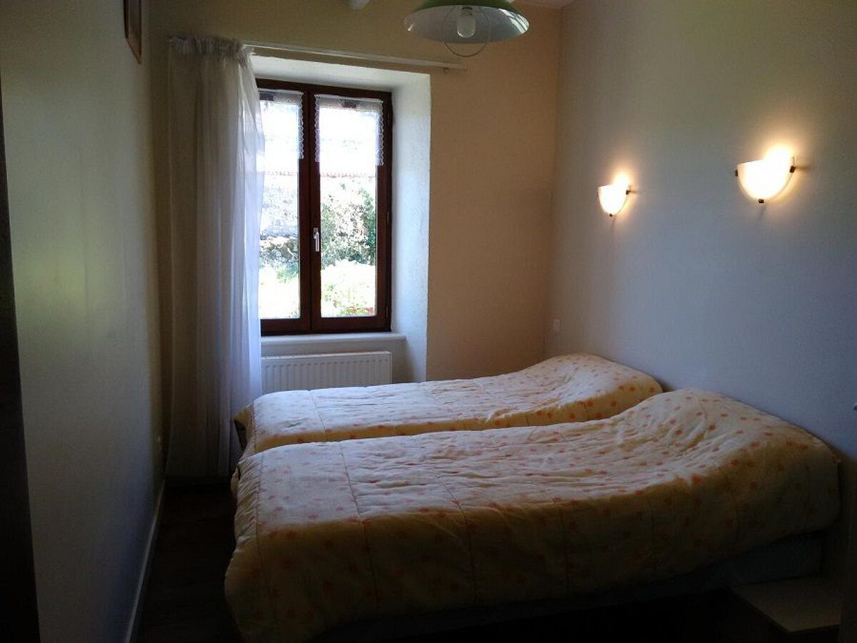 Gîte en pierres, cheminée foyer fermé et jardin clos - Photo 6