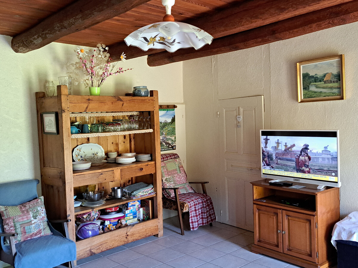 Gîte en pierres, cheminée foyer fermé et jardin clos - Photo 13