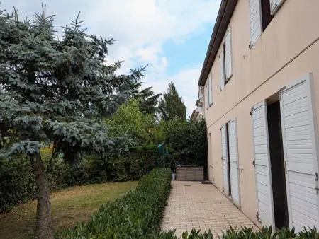 Gîte 5 chambres avec terrasse à Sully-sur-Loire : photo 24