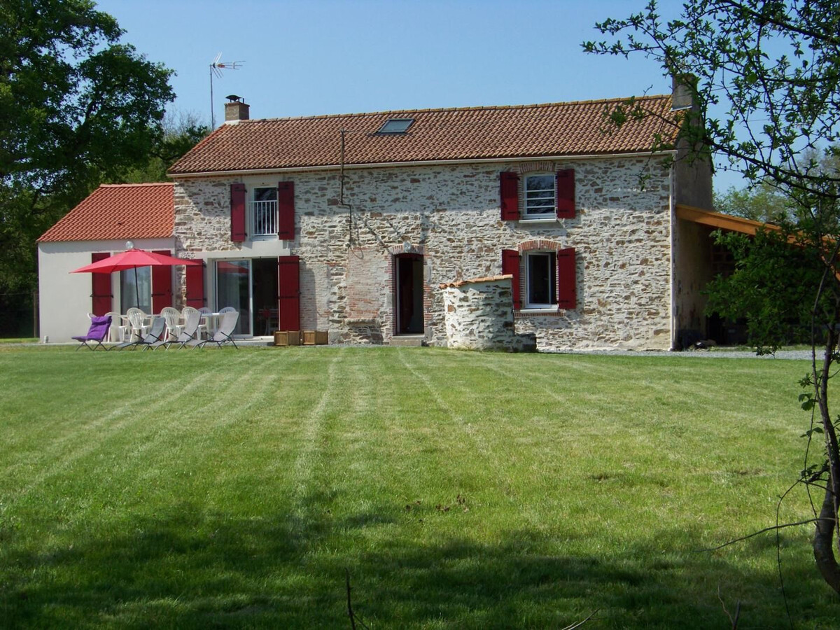 Gîte rural 10 personnes avec terrain 2000 m² et terrasse - Photo 1