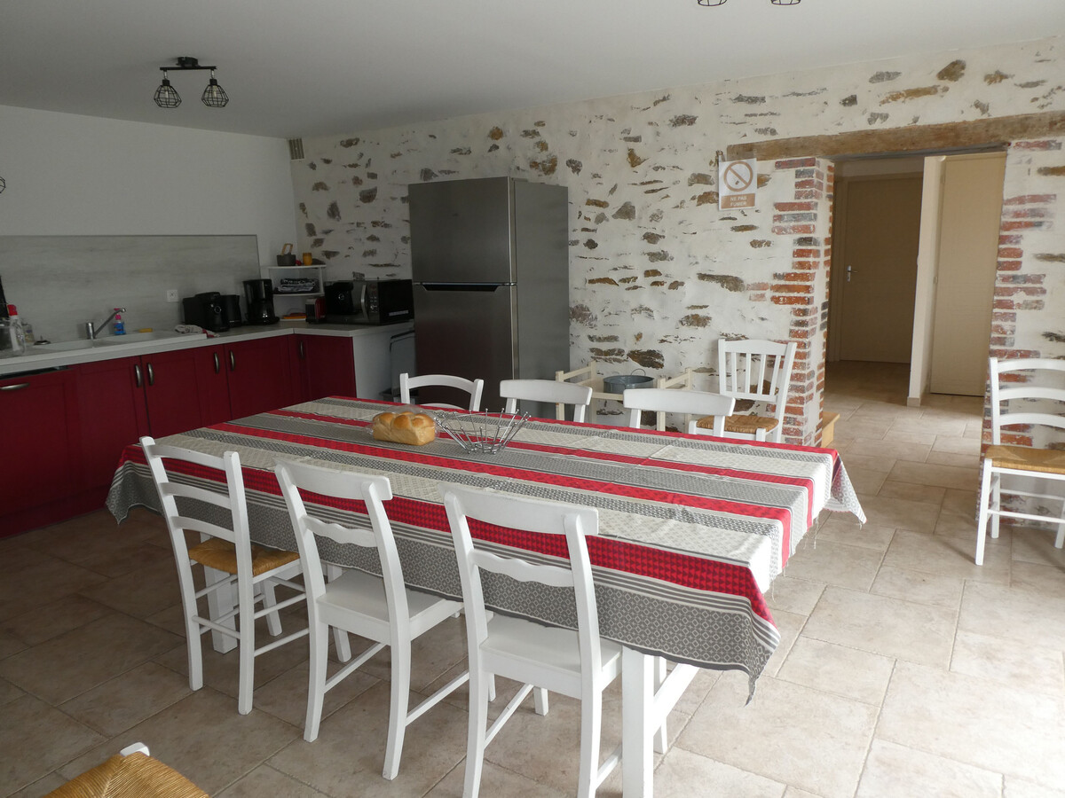 Gîte rural 10 personnes avec terrain 2000 m² et terrasse - Photo 4