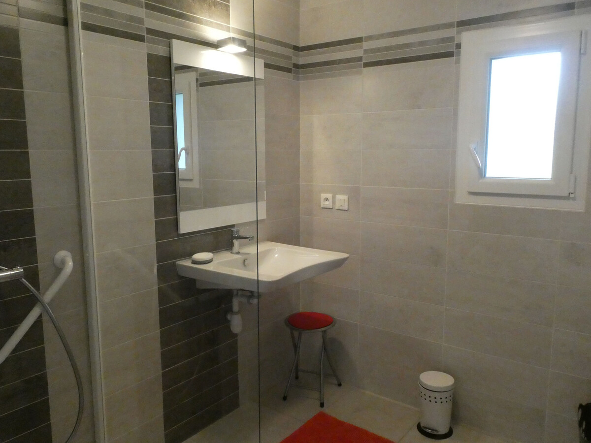 Gîte rural 10 personnes avec terrain 2000 m² et terrasse - Photo 13