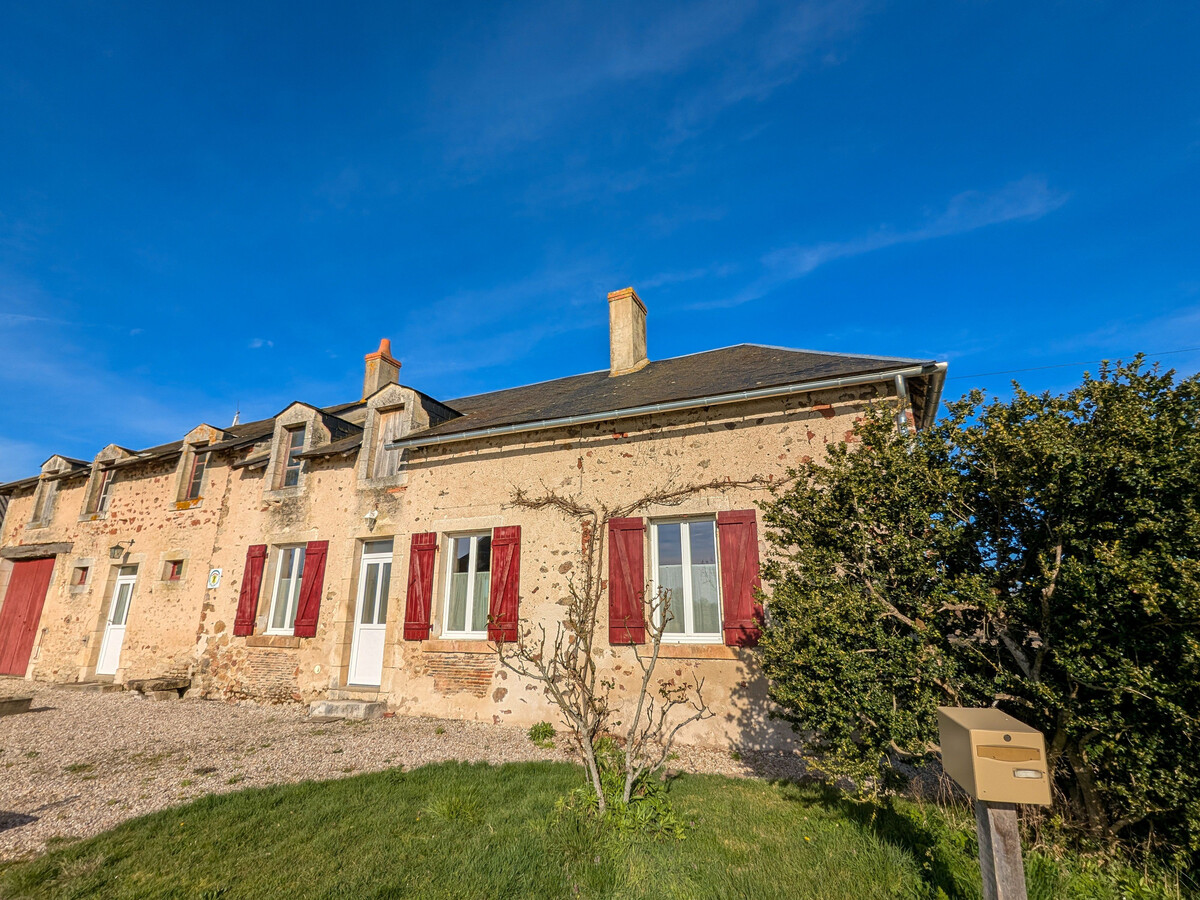 Gîte Brenne avec terrasse vue étang et garage - Photo 1