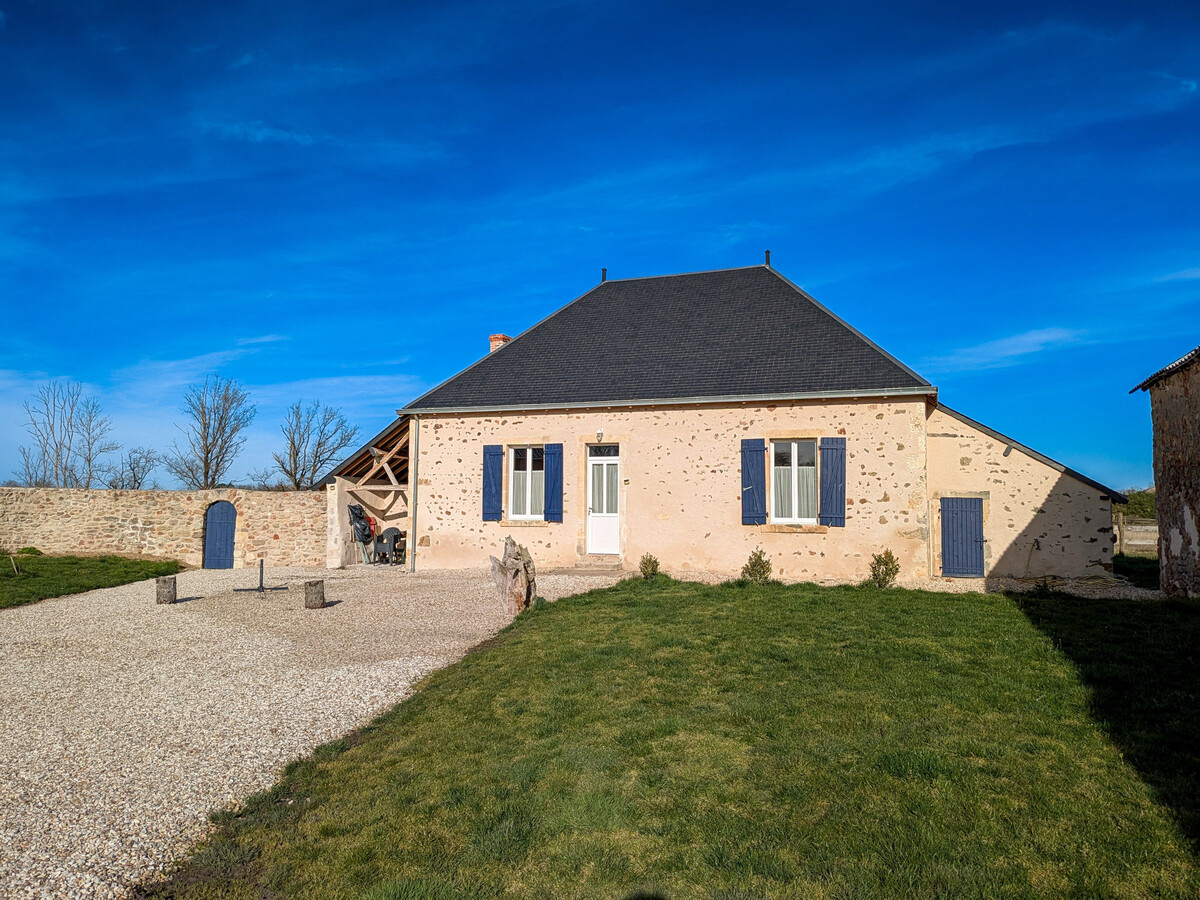 Gîte en Brenne avec étang : observatoire nature - Photo 1